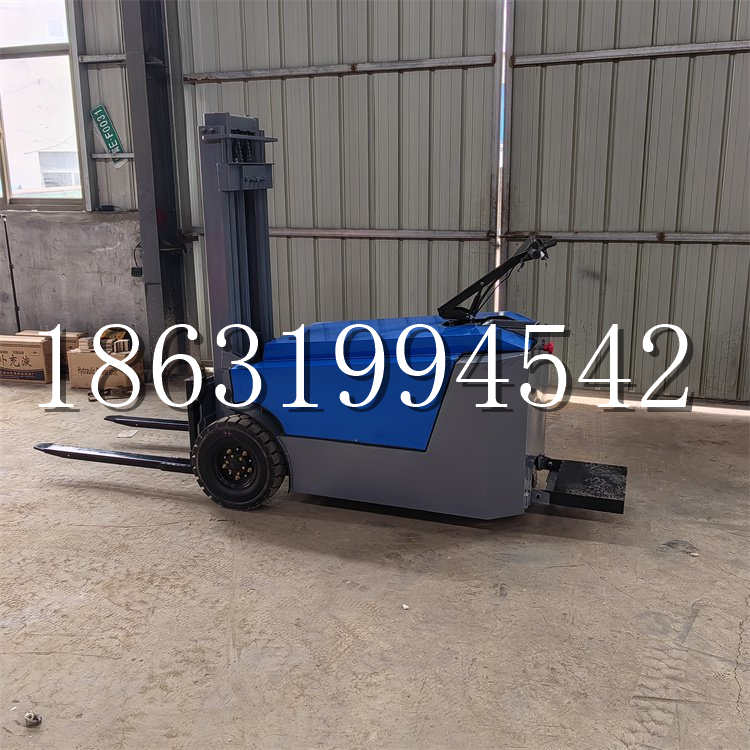 乌拉特中旗全电动叉车插腿式堆高车液压装卸车1.5吨升高小型站驾式铲车